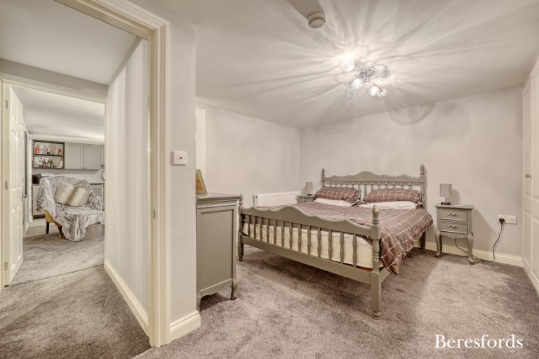 Images for Neave Crescent, Romford, RM3