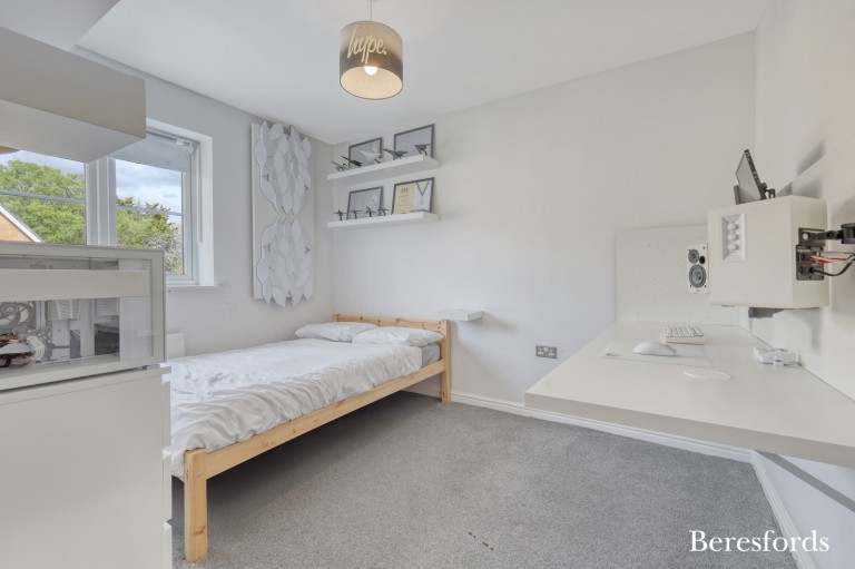 Images for Smithsland Road, Harold Hill, RM3