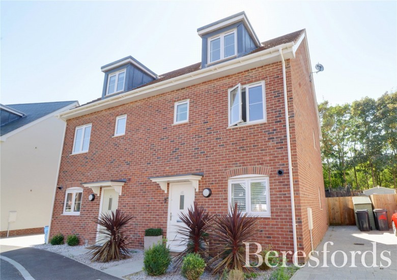 Click the photo for more details of Elm Gardens, Mountnessing, Brentwood, CM15