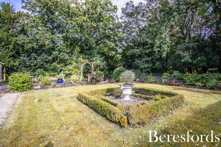 Images for Huskards, Back Lane, Fryerning, Essex, CM4