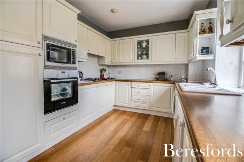 Click the photo for more details of Huskards, Back Lane, Fryerning, Essex, CM4