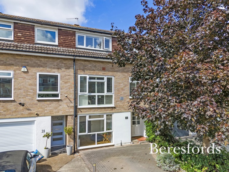 Click the photo for more details of Fairfield, Ingatestone, Essex, CM4