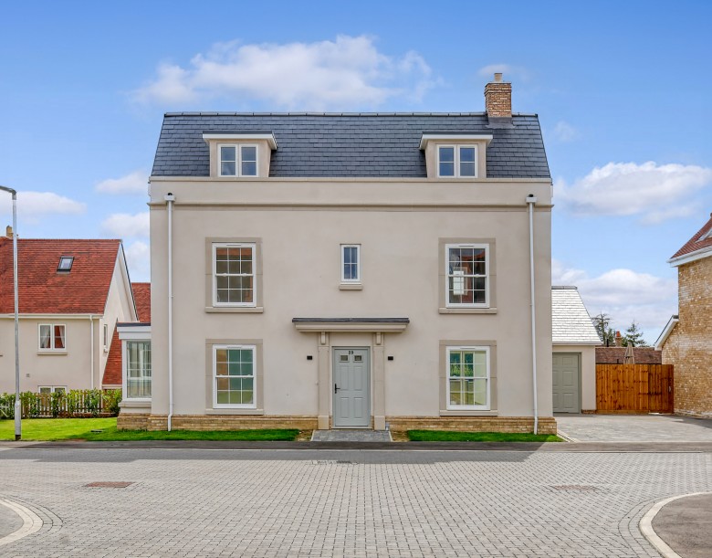 Click the photo for more details of Hanningfield Park, Rettendon Common, Chelmsford, Essex, CM3