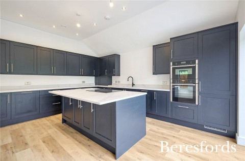 Click the photo for more details of New Road, Little Burstead, Billericay, Essex, CM12