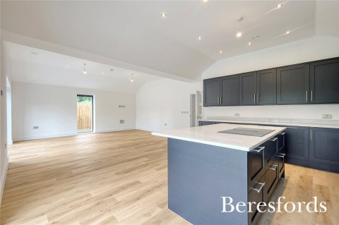 Click the photo for more details of New Road, Little Burstead, Billericay, Essex, CM12