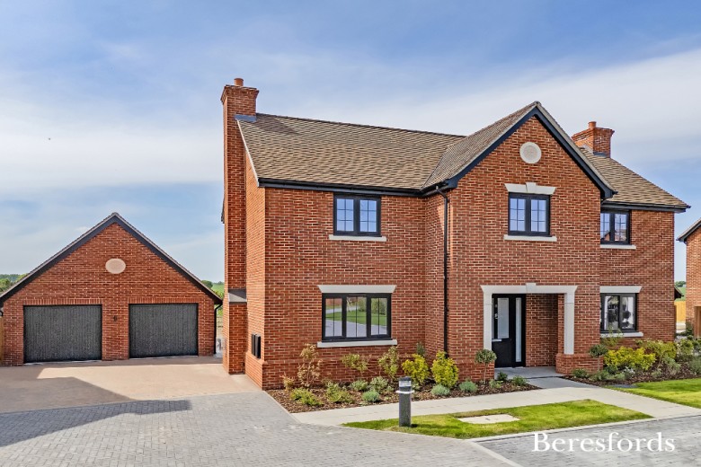 Click the photo for more details of Stapleford Road, Stapleford Abbotts, Romford, Essex, RM4