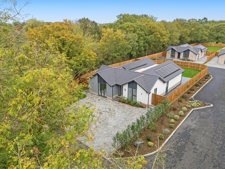 Click the photo for more details of Little Burstead, Billericay, Essex, CM12
