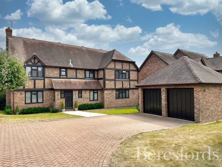 Click the photo for more details of Fordyce Close, Hornchurch, Essex, RM11