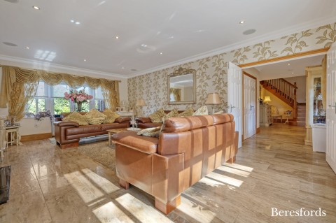 Click the photo for more details of Bowmont Close, Hutton, Brentwood, Essex, CM13