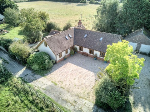 Click the photo for more details of West Hanningfield Road, Great Baddow, Chelmsford, Essex, CM2
