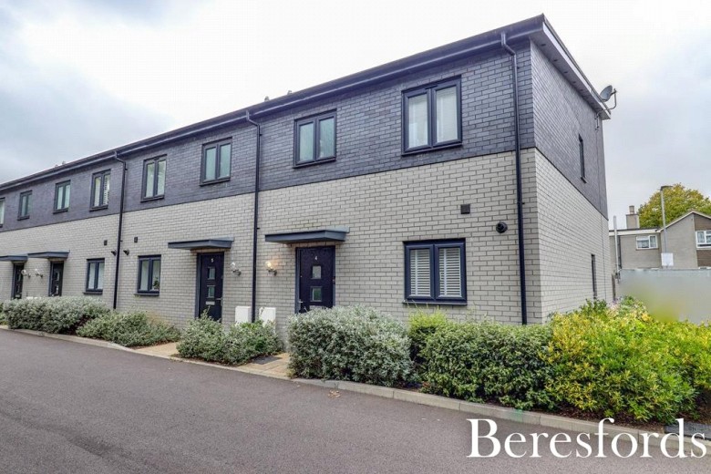 Click the photo for more details of Florence Close, Great Warley, Brentwood, Essex, CM13