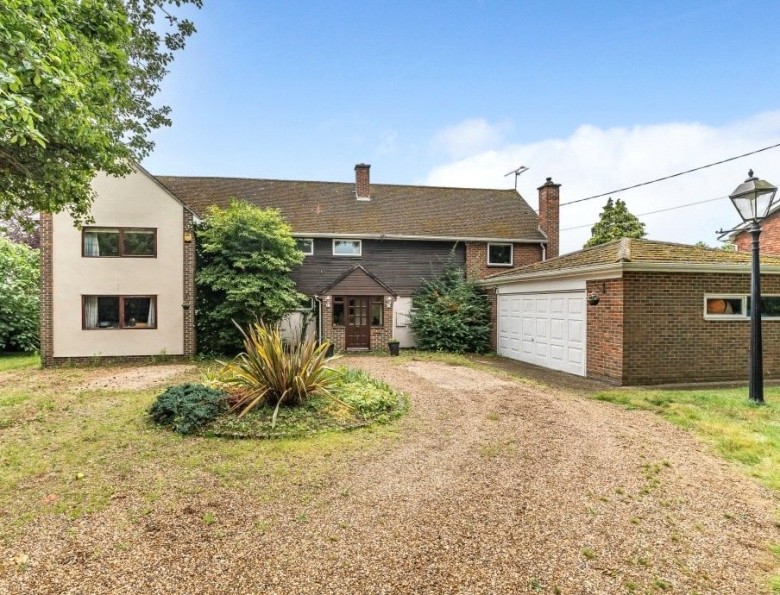 Click the photo for more details of New Road, Ingatestone, Essex, CM4