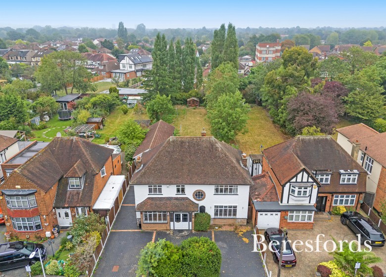 Click the photo for more details of Oaklands Avenue, Romford, RM1