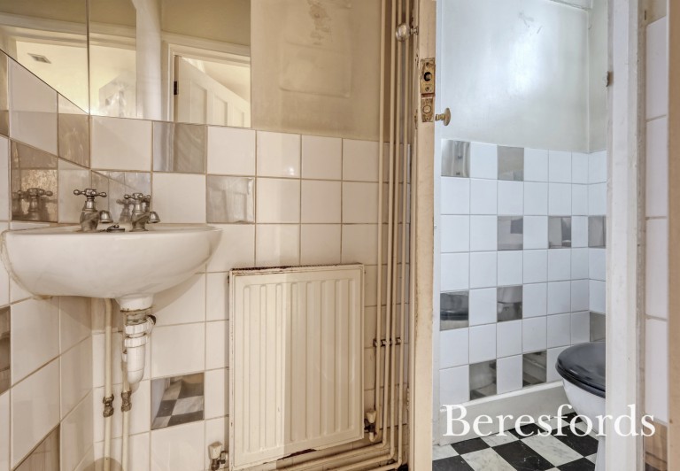 Images for Oaklands Avenue, Romford, RM1