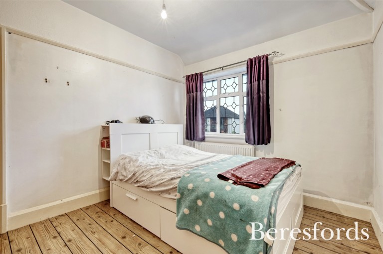 Images for Oaklands Avenue, Romford, RM1