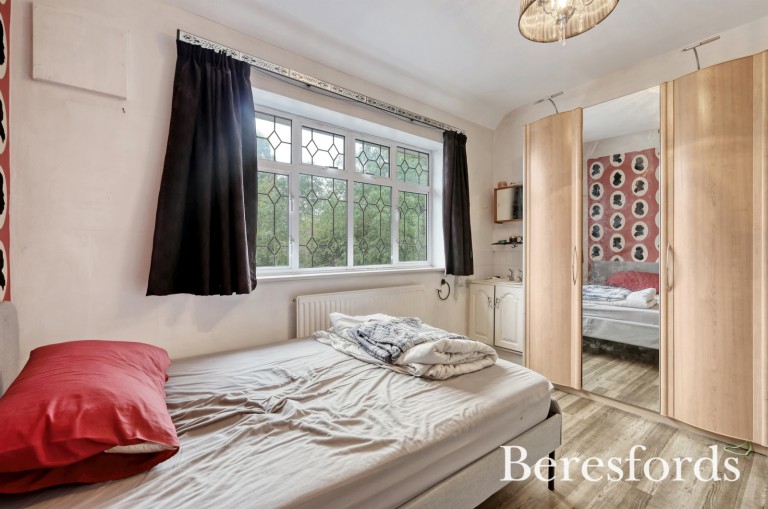 Images for Oaklands Avenue, Romford, RM1