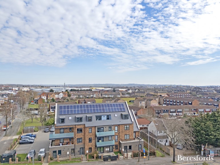 Images for Brick House, 1A Faringdon Avenue, Romford, RM3