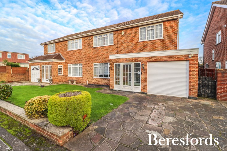 Click the photo for more details of Tadlows Close, Upminster, RM14