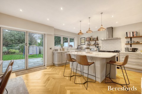 Click the photo for more details of Pemberton Avenue, Gidea Park, RM2