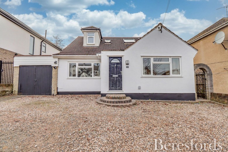 Click the photo for more details of Mascalls Lane, Brentwood, Essex, CM14