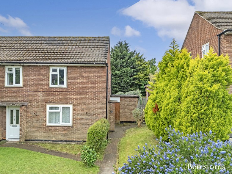 Click the photo for more details of Langham Crescent, Billericay, Essex, CM12