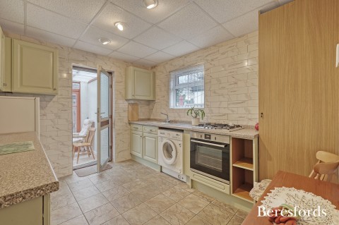 Click the photo for more details of Fairholme Gardens, Upminster, RM14