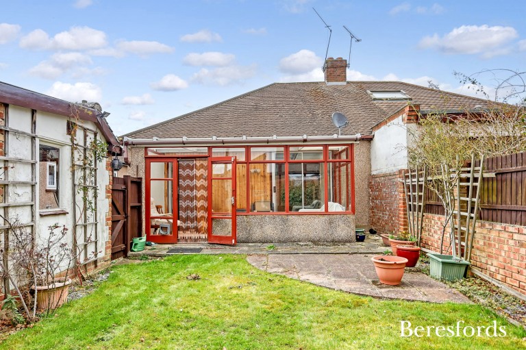 Images for Fairholme Gardens, Upminster, RM14