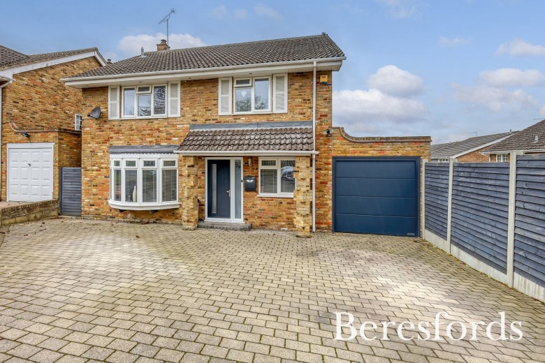 Click the photo for more details of Chestwood Close, Billericay, Essex, CM12