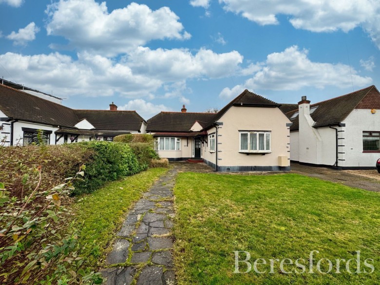 Click the photo for more details of Haynes Road, Hornchurch, RM11
