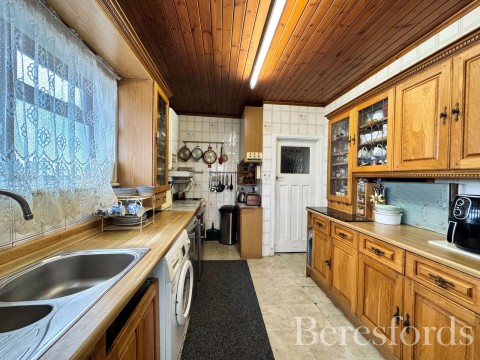 Click the photo for more details of Haynes Road, Hornchurch, RM11