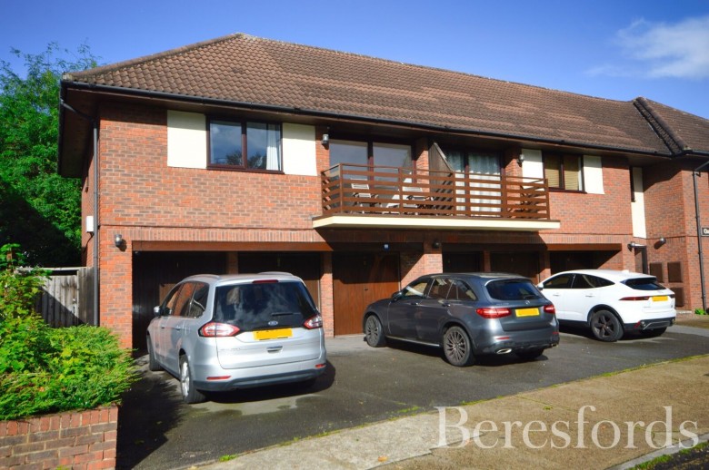 Click the photo for more details of Compton Avenue, Gidea Park, Romford, RM2
