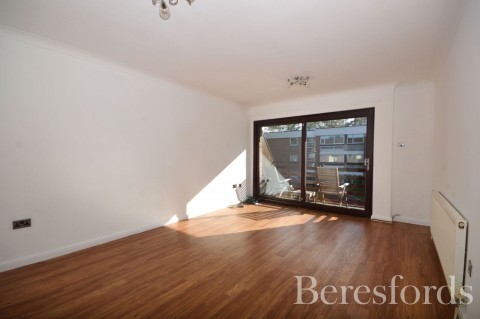 Click the photo for more details of Compton Avenue, Gidea Park, Romford, RM2