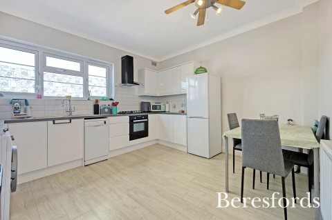Click the photo for more details of Station Road, Upminster, RM14