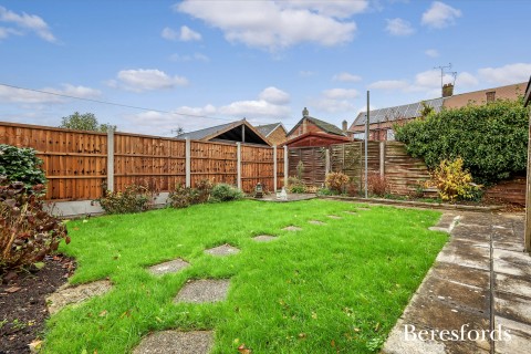 Click the photo for more details of Dunmow Gardens, West Horndon, Brentwood, Essex, CM13