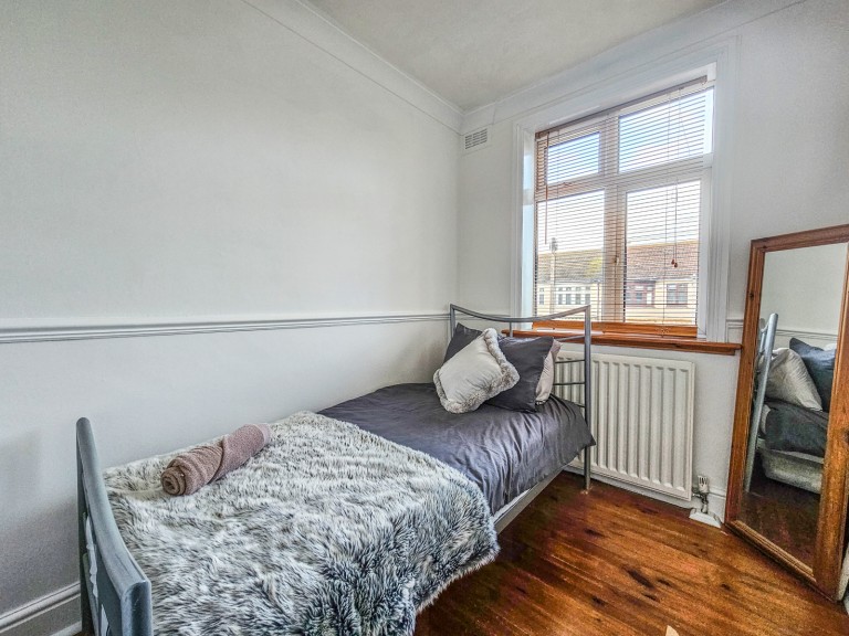 Images for Fourth Avenue, Romford, RM7