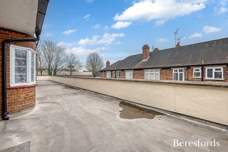 Images for Corbets Tey Road, Upminster, RM14
