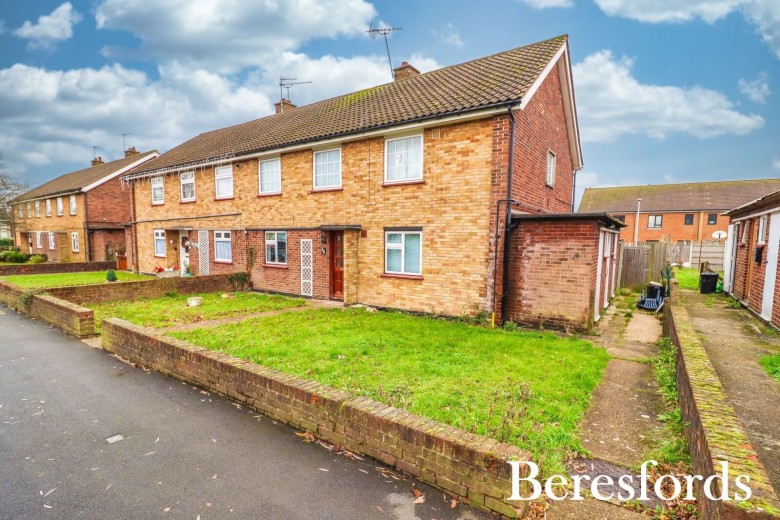 Click the photo for more details of Roseberry Gardens, Upminster, RM14