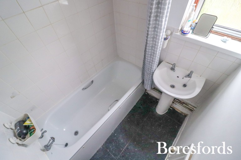 Images for Roseberry Gardens, Upminster, RM14