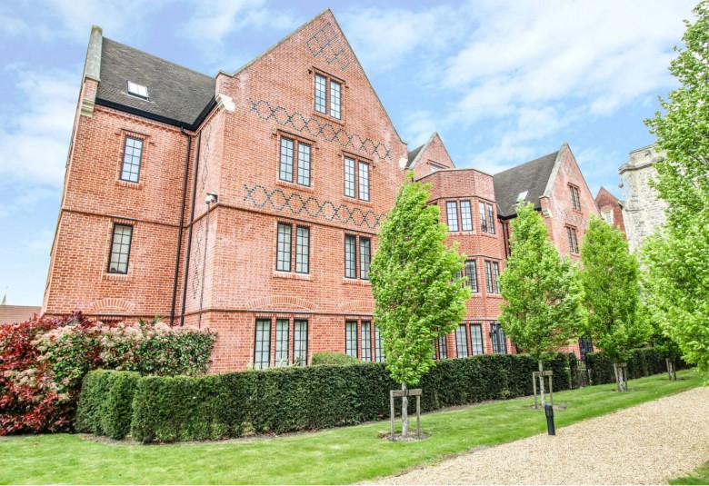 Click the photo for more details of The Galleries, Warley, Brentwood, Essex, CM14