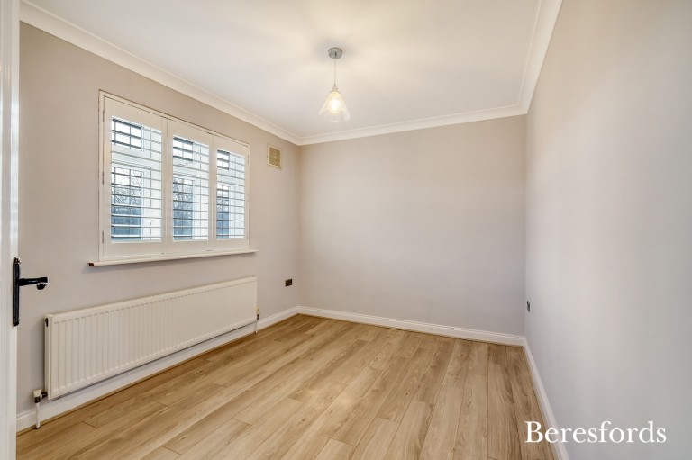 Images for Severn Drive, Upminster, RM14