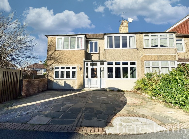 Click the photo for more details of Milton Avenue, Hornchurch, RM12