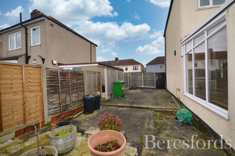 Images for Beechfield Gardens, Romford, RM7