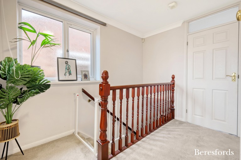 Images for Hoylake Gardens, Romford, RM3