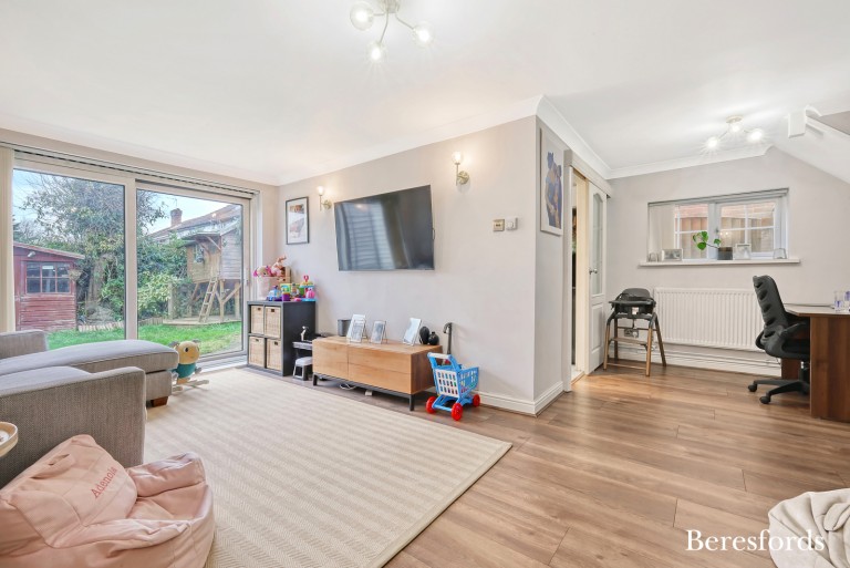 Images for Hoylake Gardens, Romford, RM3