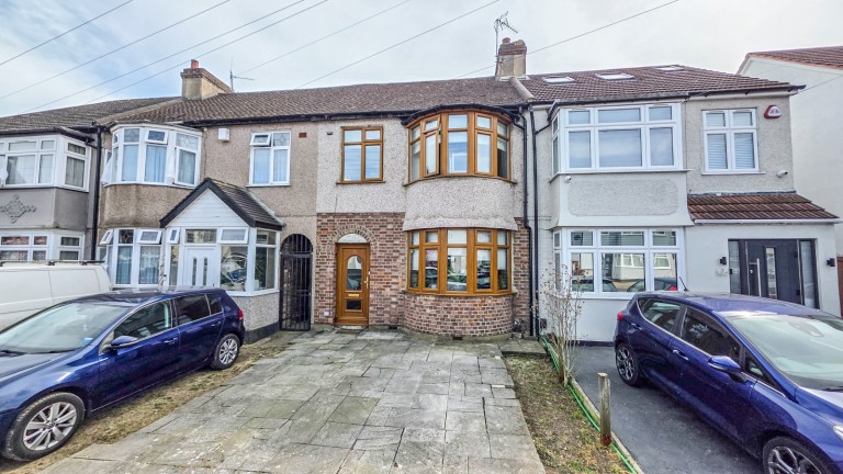 Images for Bridport Avenue, Romford, RM7