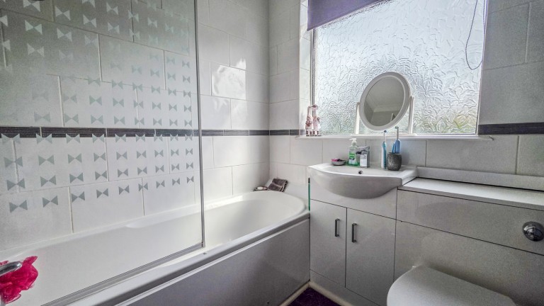 Images for Bridport Avenue, Romford, RM7