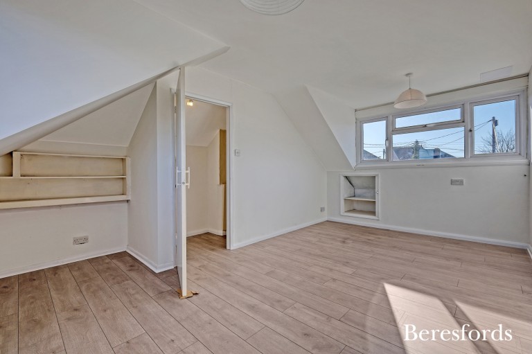 Images for Kings Gardens, Upminster, RM14