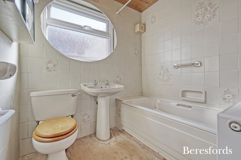 Images for Kings Gardens, Upminster, RM14