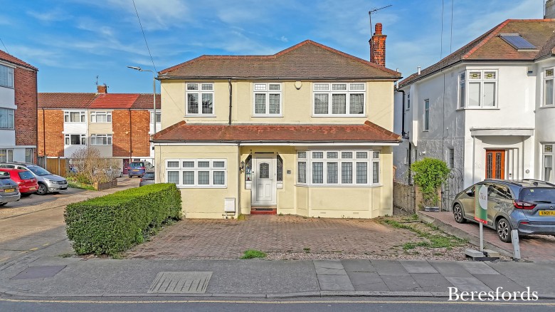 Click the photo for more details of Athelstan Road, Romford, RM3