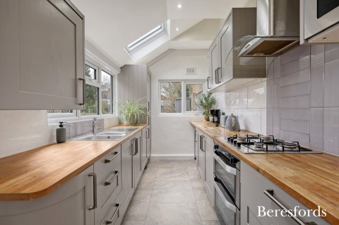 Click the photo for more details of Havering Road, Romford, RM1